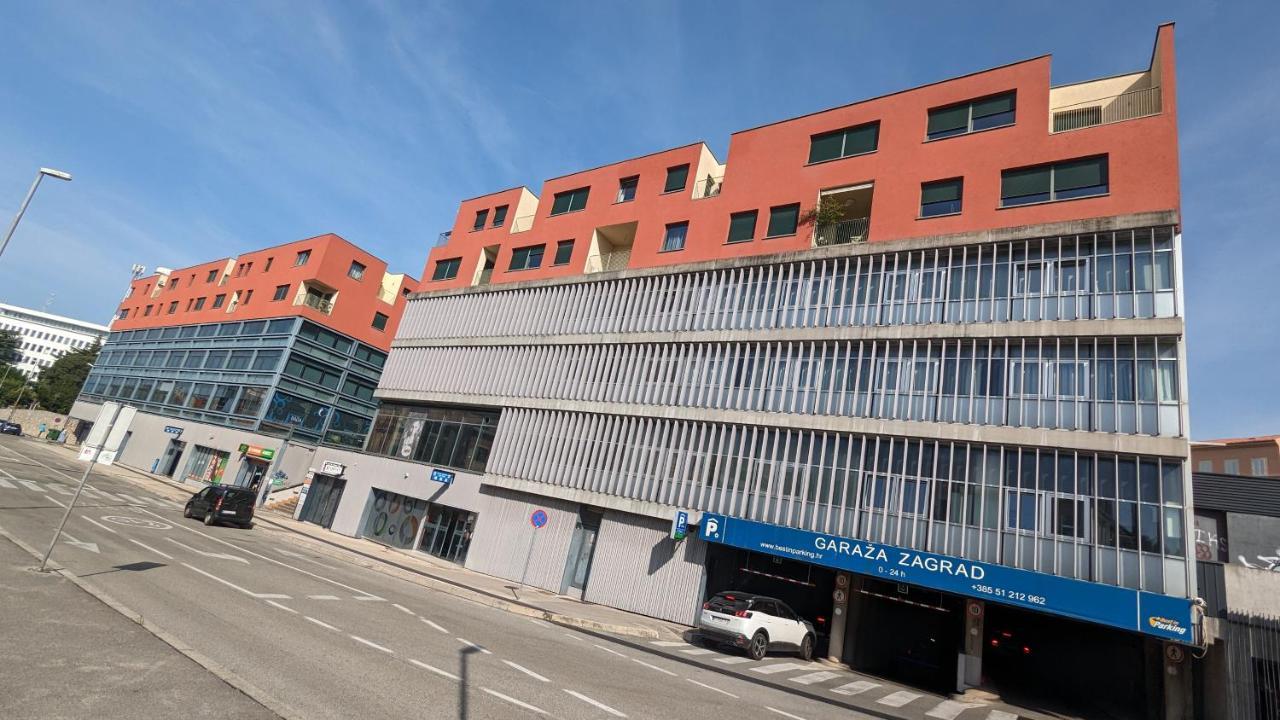 Downtown Fiume, Underground Garage Within The Property Exteriér fotografie