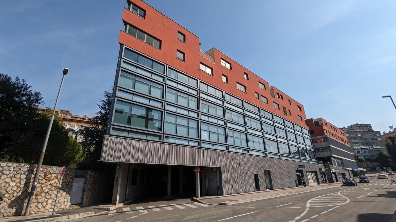 Downtown Fiume, Underground Garage Within The Property Exteriér fotografie