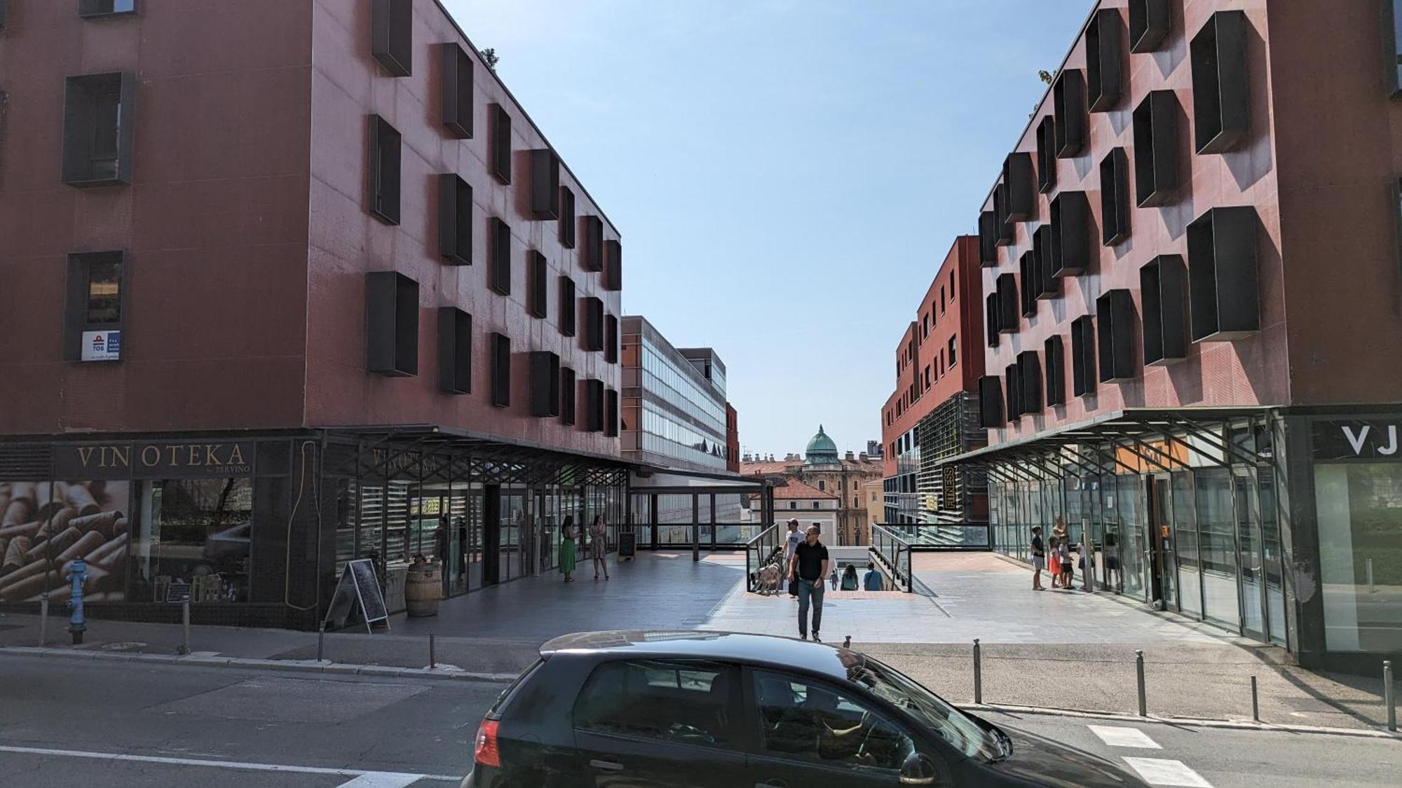 Downtown Fiume, Underground Garage Within The Property Exteriér fotografie