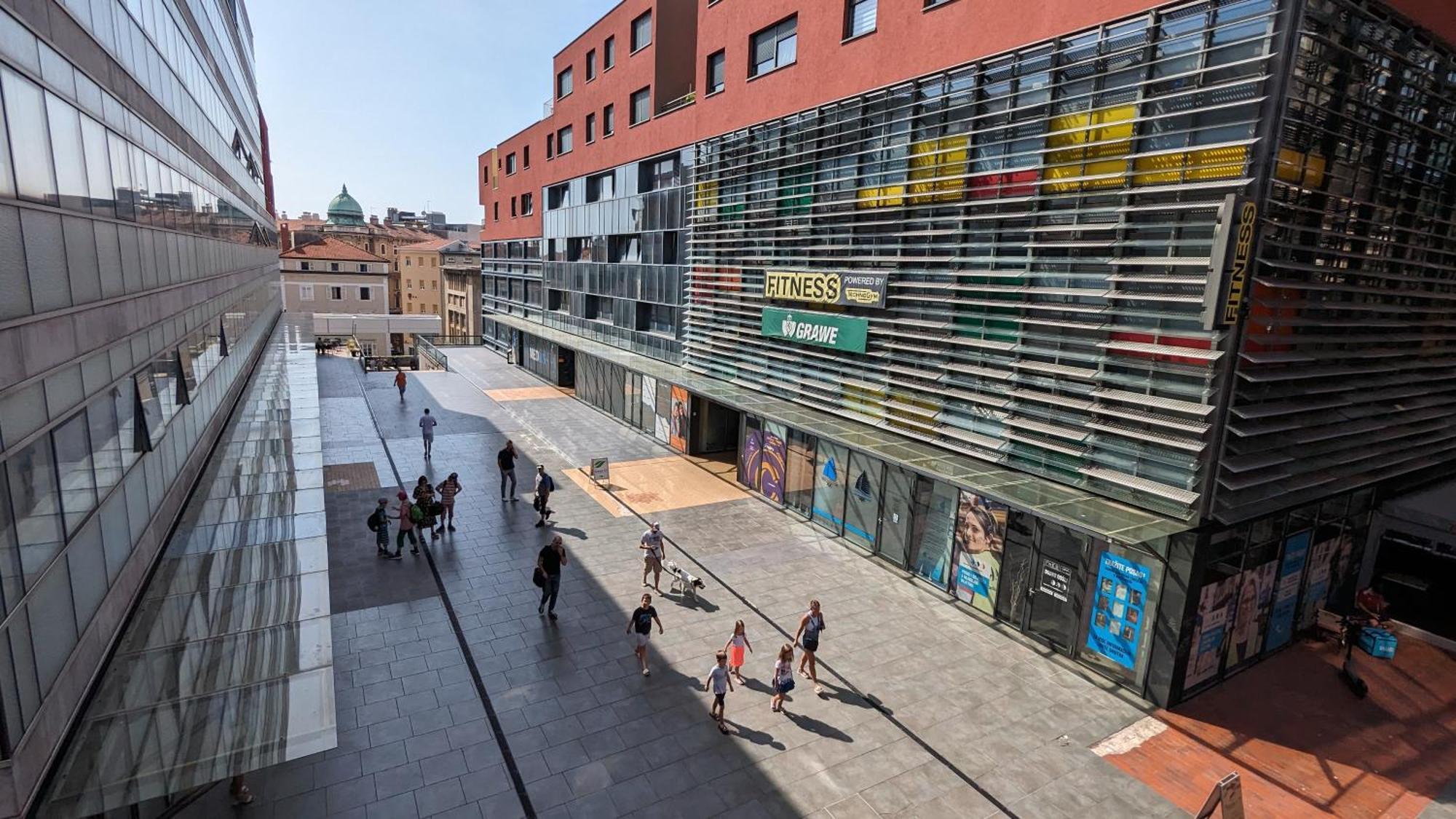 Downtown Fiume, Underground Garage Within The Property Exteriér fotografie